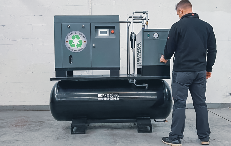 Frontansicht aller JOSAN Druckluftkessel 1000 L für Industrie-Druckluftanlagen.