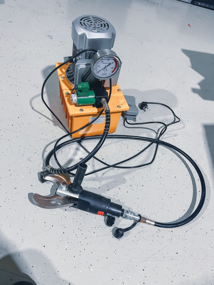 Hydraulische Kabelschere – Gesamtansicht Hydraulische Kabelschere von JOSAN in Gesamtansicht