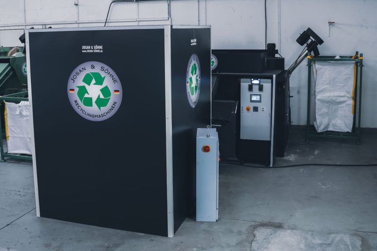 Profi-Kabelrecycling von Kupfer durch JOSAN Granulieranlage S300 Kabelgranulireanlage S300 von JOSAN als Vorschau