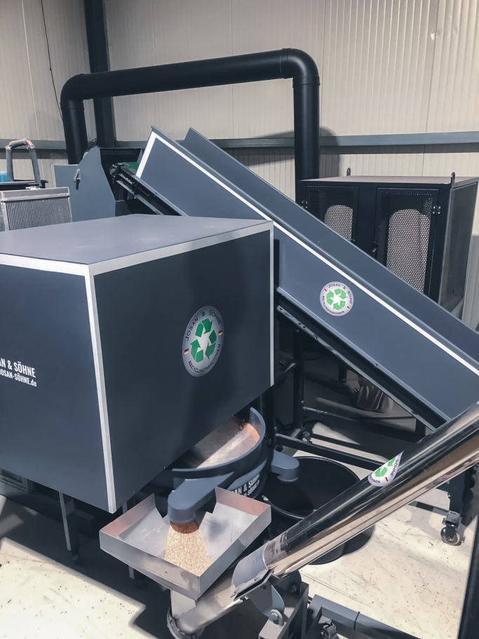 JOSAN S90 Kabelgranulieranlage Gesamtansicht JOSAN S90 Kabelgranulieranlage in industrieller Ausführung.