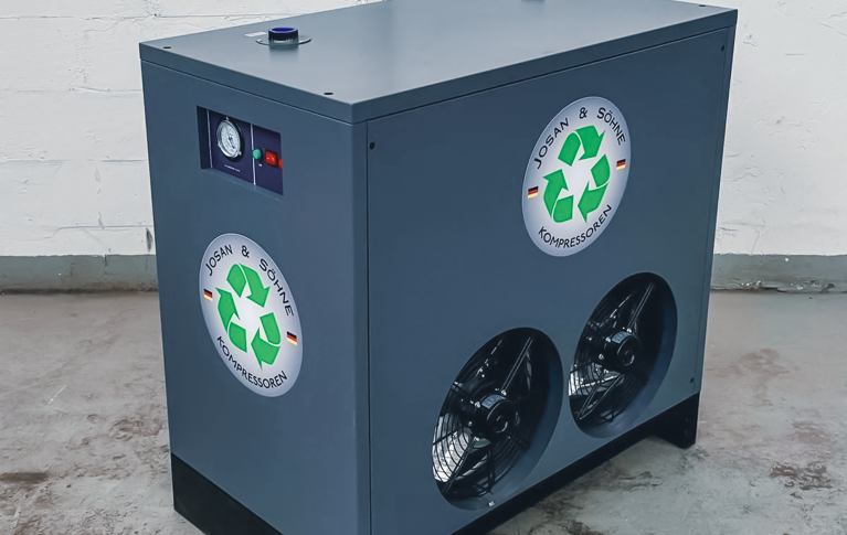 Frontansicht aller JOSAN Druckluftkessel 1000 L für Industrie-Druckluftanlagen.